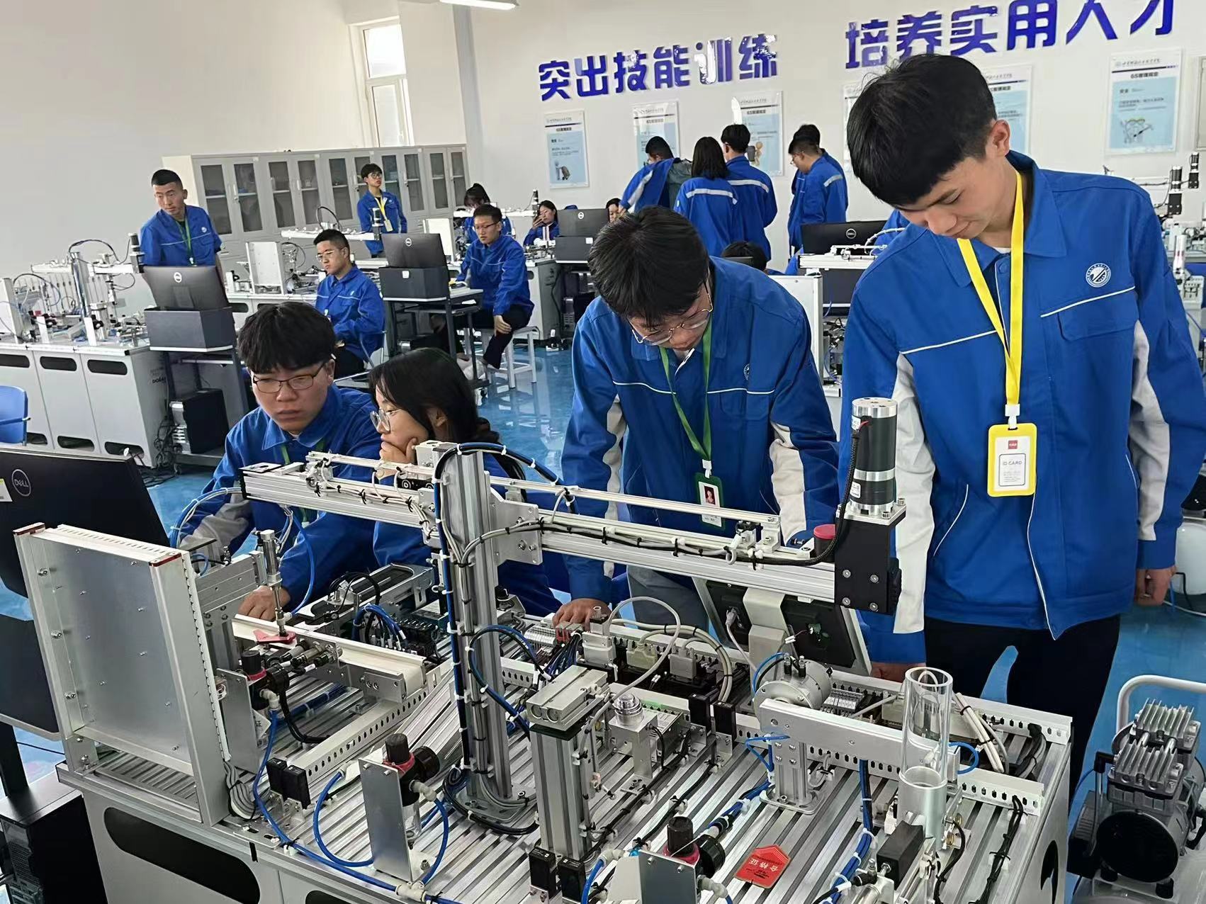 四人小组实操.jpg